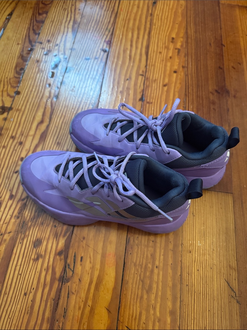 Adidas Kids Cloudfoam basketball shoes